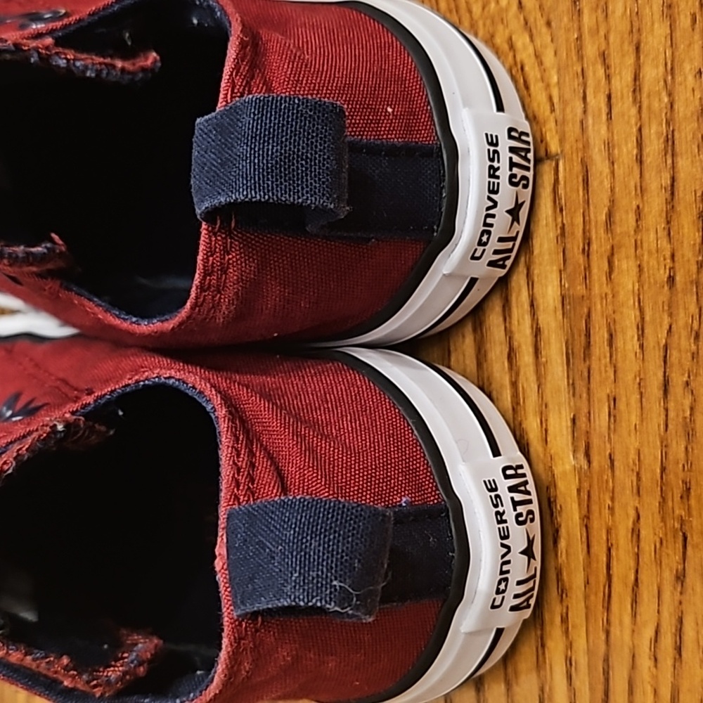 Converse - Picture 3 of 3